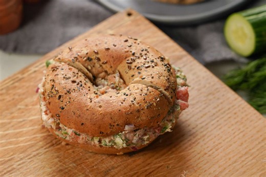 Chopped Lox & Veggie Bagel