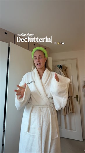 Ultimate Decluttering Vlog: Transform Your Wardrobe