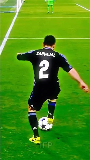 Pepe’s Smooth Return Pass to Carvajal: Perfect Control and Precision Play