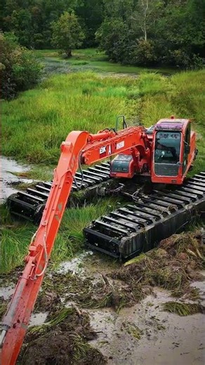EIK AM140 Amphibious Undercarriage for Doosan DX140