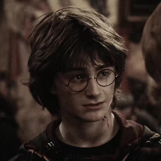 Harry Potter with Long Hair: A Daniel Radcliffe Edit