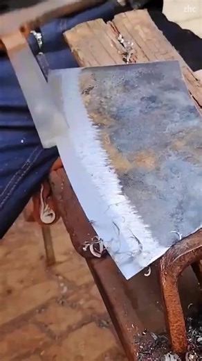 🔪 Easy Knife Sharpener — restore sharpness in seconds! 🔹 Works for kitchen and outdoor knives.