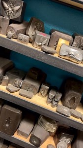 There isn’t much else to explain here except that this week’s impression die spotlight is: ROCKS! Kind of. We’re showing off our under-appreciated rocky, earthy, and crystalline impression die designs. These sorts of dies come in all shapes and sizes, and look gorgeous with patina, enamel, or inlay! These naturalistic designs sell like crazy in the western USA and look gorgeous paired with stones like turquoise, jasper, and more! They ROCK! 🪨✨ I’ll see myself out … #potterusa #hydraulicpress #w