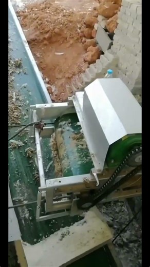 This is an automated laying hen equipment manure cleaning system. #chicken #chickenshop