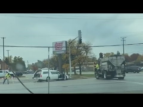 Casket thrown from hearse in Chicago area hit-and-run crash