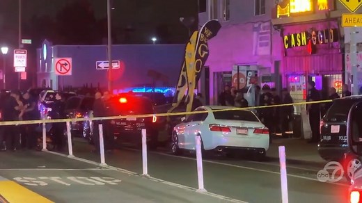 2 suspects killed in 'gun battle' with Oakland pawn shop owner after attempted robbery