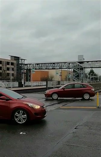 Close-Up🚂Railroad Views🏎️Car🚜Suv🚑Crossing🚂Railroad🚂Train🚂Tracks🚂ASMR [Smith St Kent WA USA]
