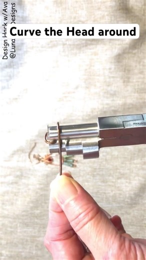 Make a Cute Wire Bird Head FAST 🐦✨ (Easy Trick!) #diyjewelry #wirewrapping #wirewrappedjewelry