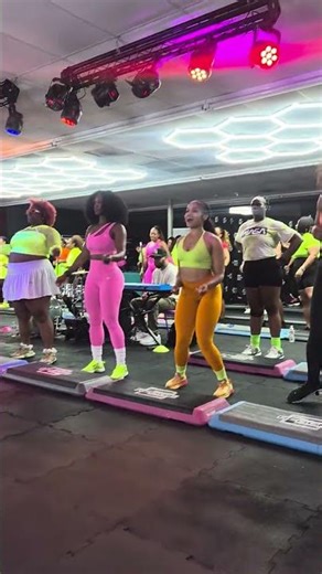 Our 🆕 BEGINNER step routines are here!🔥 I LOVE ❤️ this movement • Join us