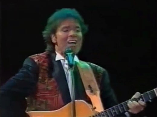 EVERGREEN TREE (with introduction) by Cliff Richard - live performance 1995 + lyrics