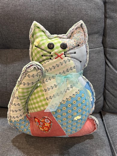 Upcycled Quilted Cat Pillow - Handmade Fabric Kitten Decor - Gift for Cat Lover - Etsy