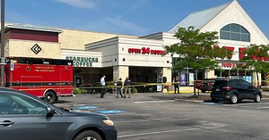 Man fatally shoots ex-wife while she works at Giant Eagle before killing himself