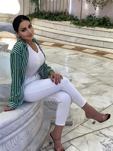 Dubai Princess Plus Size Beauty Shines in Ethnic Fashion Show