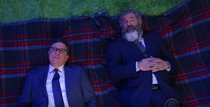 Mel Gibson Mulls Advice To Younger Self, Discusses ‘Hackaw Ridge’ In Stephen Colbert Visit