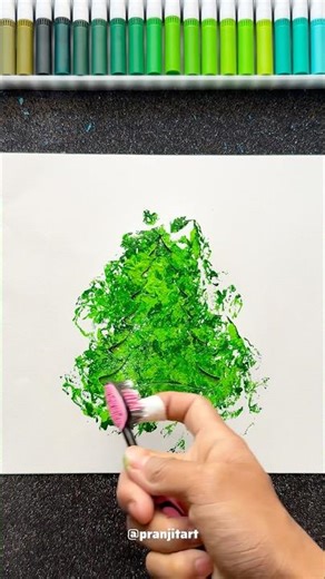 Christmas Tree 🎄 Art with tissue paper !! 🤩✨ #shorts #art #christmas