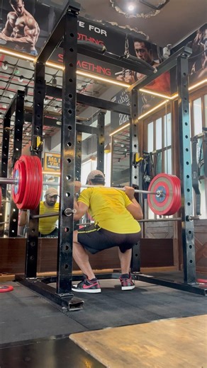 Barbell back squat| glutes workout| lower back exercise| squats| squat| #shorts #short #squat #gym