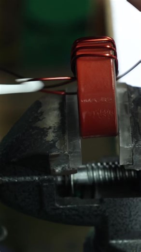 1.High Frequency Inductors 2.High frequency ferrite core 3.Standard operating procedures 4.Global Shipping 5.Innovative and collaborative corporate culture #electronics #toroidal #currenttransformer #chokecoil #wirewinding