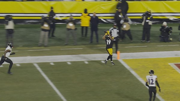 Rodgers hits Austin III for clutch touchdown