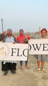 💃🏼💃🏼🥰We sell all kinds of flowers ke nono 🥰🤗: ❤️For weddings💃🏼 ❤️Funerals ❤️Special events They deliver🚙 everywhere in SA If you are around Bizana, delivery is FREE🔥 Contact Athini at 0737890030/0681596452 | Fezzy Fezz