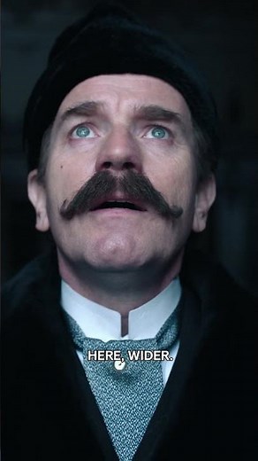 #EwanMcGregor on the making of the ‘stache. 👨🏻 #AGentlemanInMoscow