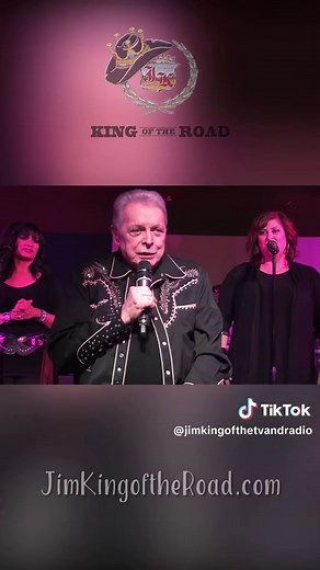 Mickey Gilley Live Performance: She’s Pulling Me Back Again