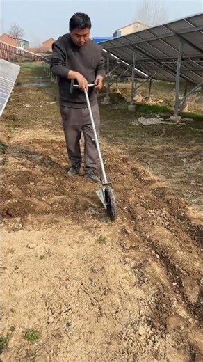 Revolutionary Gutter Cleaning Tool - A Must-Have for Farmers
