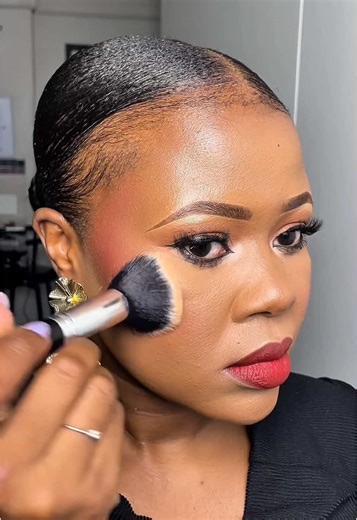 Makeup 101 for Beginners: Mastering Press Powder