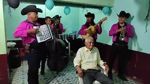 27 reactions | Muchas bendiciones a nuestro amigo Aquiles en su cumpleaños num.89 grasias a su familia x invitarnos .estamos a la orden llámenos o escríbanos al 77172250. | Recorriendo El Salvador | Facebook