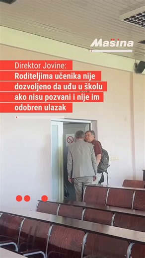Radivoje P. Stojković je heroj novog doba!Izbacio je napolje đubre koje je blokiralo nastavu na fakultetu u Novom Sadu, a koje je upalo u školu, iako mu ulazak nije odobren.Puna podrška direktoru! U moru dešavanja, jedan čovek stoji na braniku otadžbine i odoleva napadima https://t.co/vNdzvC0Ddc