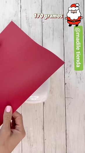 ¿Quieres aprender hacer esferas de papel? Aquí te dejamos una bonita opción para decorar tu arbolito de navidad 🎄♥❄🎅🥳‼️ #esferaspersonalizadas #esferas #esferasnavideñas #esferasnavideñaspersonalizadas | Madilen Leon Crafter