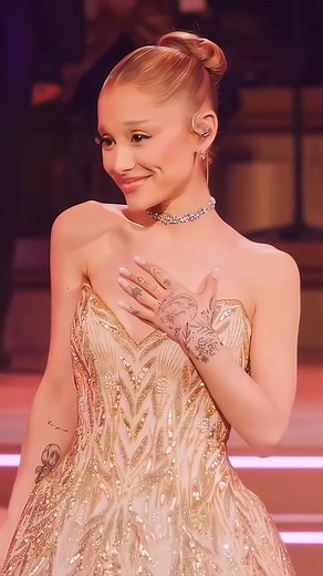 142 reactions · 6 comments | Ariana Grande 勺 "Reina Glinda"﫧 "No One Mourns The Wicked" (Performance Live At The Wonderful Night | NBC) #arianagrande #glinda #wicked #wickedforgood #noonemournsthewicked #arianagrandebutera #wickedmovie #arianators #arianator #ariana #virals #reels #viral #pop #reel #live | Conrado Ramos Luis | Facebook