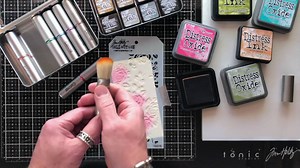 Don't miss Tim Holtz demo the fabulous Ranger Ink Distress Blending Brushes! http://ow.ly/Jb9n30kja8A | SimonSaysStamp.com