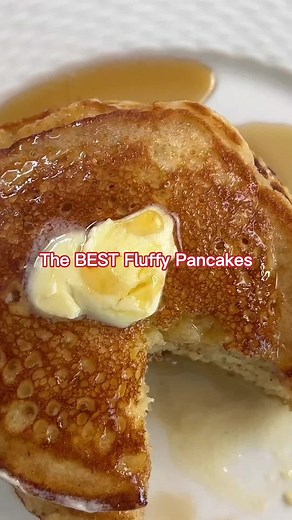 These are the BEST fluffiest pancakes you’ll make, so you need to try this recipe. This is the best pancakes recipe ever, it’s easy, you can make it right at home, and your family will love them! #pancake #breakfast #pancakerecipe #breakfastideas