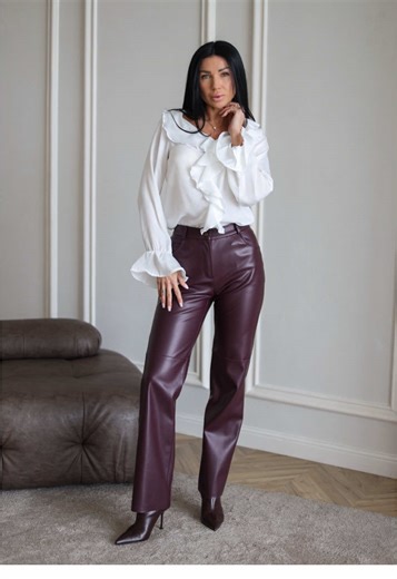 Ніжна, повітряна блуза з рюшами — той елемент, що робить образ легким і жіночним🎀 #блуза #блузажіноча #сорочка #сорочкажіноча #жіночийодяг