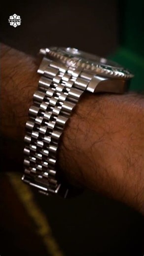 Unboxing the Unique Rolex GMT-Master II | Left-Hand Icon