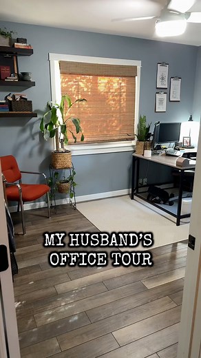 REEL: This is a video preview, shown to help new followers find me. If you want the whole video, I have linked it in the comments. ☺️ My husband’s office tour - another area you’ve requested to see! ☺️ •••••••••••••• #thriftedhome #thriftfinds #vintagedecor #vintagevibes #thrifted | Scarlet Cee