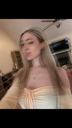 I decided today I wanted to do an outfit based around these tan colored heels so let me know how you guy think it came out. 😅 I think the top came out looking pretty good with the heels and matched better than I expected. ☺️ Overall I'm pretty happy with how the outfit turned out but let me know if you guys like it as well! ❤️ #trans #transgirl #selfies #girlnextdoor