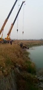 Crane Lift Failed #cranetruck #cranefail #foryou #tiktok #crane #truck #loader #machinery #machineryequipment | KN-Video
