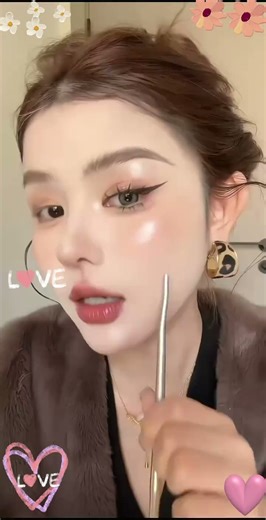 菲鹿儿（FOCALLURE）星系高光膏脸部提亮珠光细闪水光清透香槟色土豆泥修容自然立体盘 WT01 天狼星