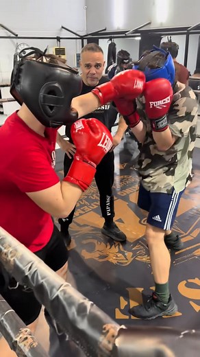 134K views · 4.3K reactions | When you do the inside step pivot, make sure your step is quick and short. This way, you stay close to your defender and stay ready to counter. #boxing #boxingtraining | Boxing Style | Facebook