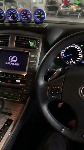 レクサス isf エンジン始動音 スーパーチャージャー