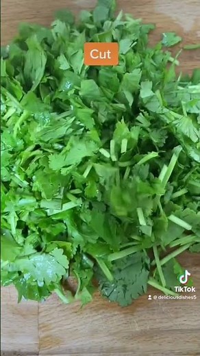 How to prepare and freeze coriander, parsley, dill