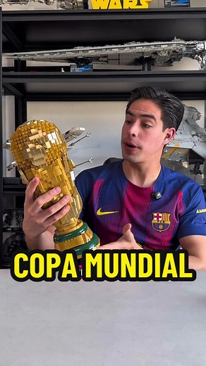 Review Copa Mundial 🏆 de Lego! Piezas doradas por todas partes te animarías a construirla?? . 2842 piezas #copamundial #legoset #reseña #luispabricks #coleccionista