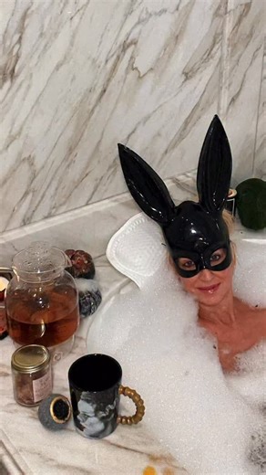 October Inspired #october #bath #halloweenvibes #halloween #spooky #🫧 | Dorinda Medley