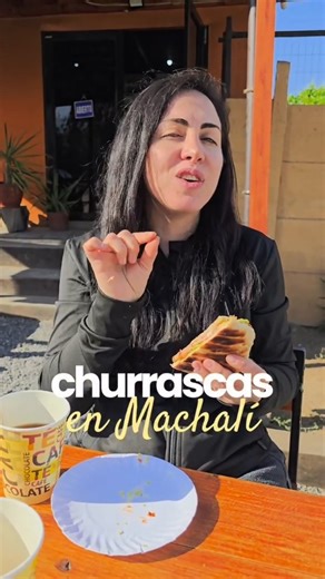 Natalia González | Maternidad | Humor | Foodie | Recetas on Instagram: "Si las picadas Chilenas son lo tuyo 🫶 tienes que conocer Punto Cachero 🔥 🔵🟠Punto Cachero🟠🔵 @puntocachero Ellos tienen abierto de 5:00 am hasta las 13 hs, están de lunes a domingo 🕐 Tienen variedad de churrascas🫰 los precios son módico y accesibles. 📍Queda casi llegando al monumento de la familia minera camino a Coya, en el km 10.5 Machalí, VI región. #churrascas #machali #rancagua #mineria #cachero"