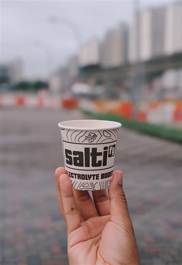 I started fuelling with proper high-salt electrolytes a year ago and it changed the game. Hardly any cramps, steadier energy, better sessions. Why? They help maintain hydration, keep your muscles firing properly and support endurance when you sweat hard. Saltify makes it effortless: no added sugar, 3 clean flavours, on-the-go hydration. Massive thank you for supporting our community run last Saturday! The rain made it a humid one, but our crew from Big Boyz Run Club was ready to go again. Sweat 