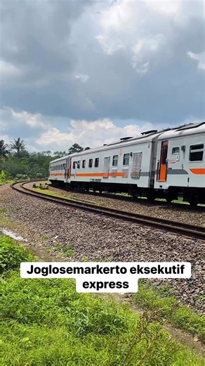 Kereta api andalan Purwokerto semarang solo Jogja #Kai #railway #keretaapiindonesia | Triono Comal57