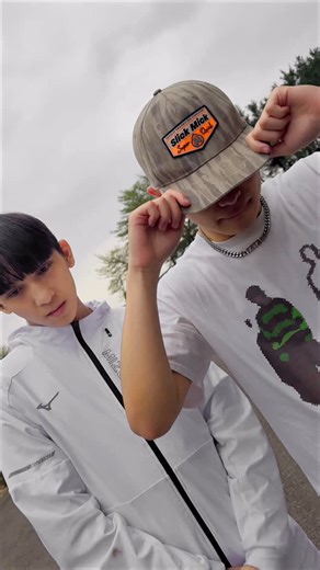 得維🌻 on Instagram: "得維✖️弟弟👬 - 🧠 @xudewie0127 @ytx_br2 🎵 @chrisbrownofficial -It Depends #dance #choreography #chrisbrown"