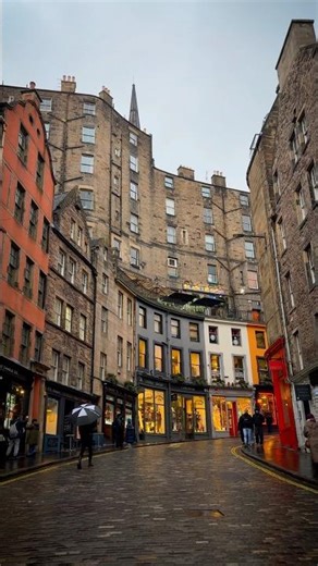 Victoria Street in Edinburgh is Absolutely Magical! 🤎 #scotland #edinburgh