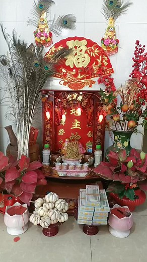 Traditional Chinese Altar Setup Showcase